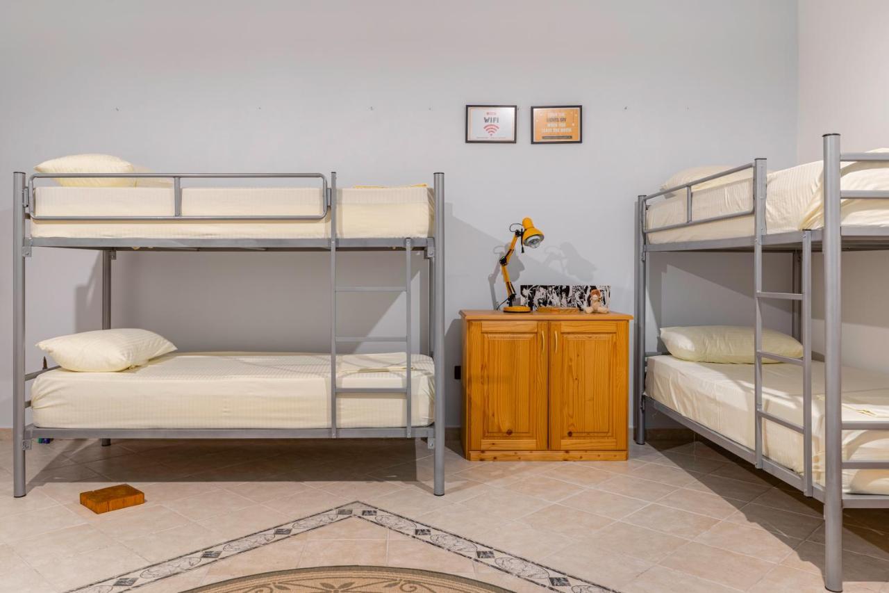 Hostel Nena Semi تيرانا المظهر الخارجي الصورة
